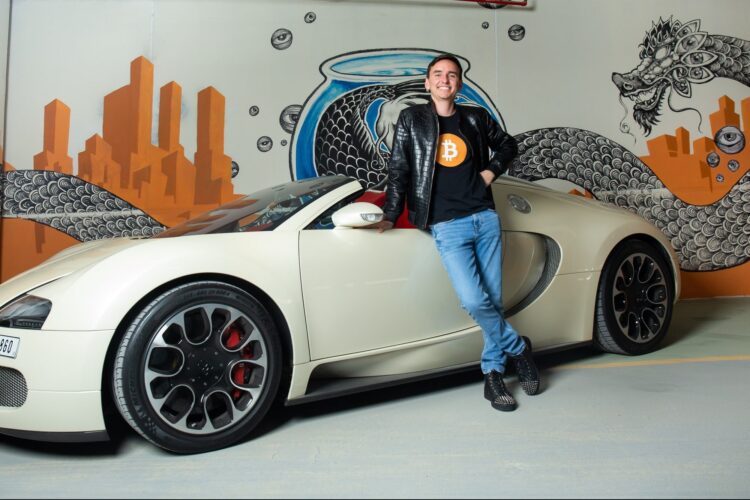 Influenciadores vendem Bitcoin e apontam cenário catastrófico