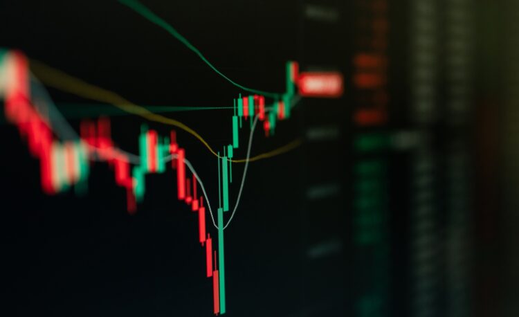 Bitcoin deve subir em Julho? Alta de 4% em 24h sinaliza recuperação